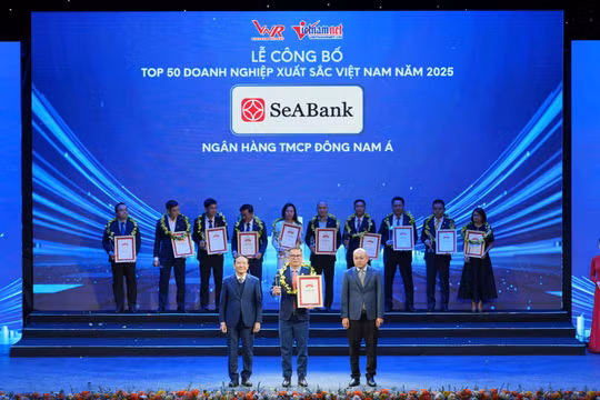 Hai giải thưởng uy tín ghi nhận chiến lược phát triển bền vững của SeABank