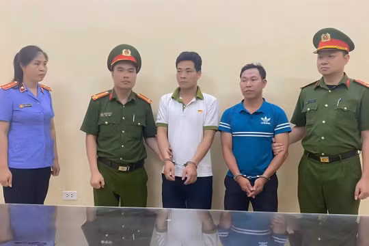 Lên mạng mua biển số đẹp giả về lừa bán, 2 đối tượng bị khởi tố
