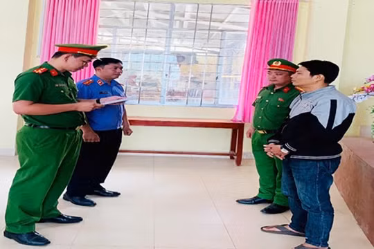 Bắt Giám đốc Công ty TNHH đường cát Quốc Thái vì sản xuất đường giả