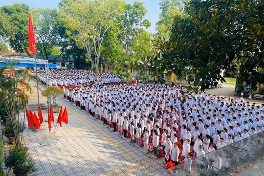 Lộ việc nâng – hạ điểm thi của hơn 100 học sinh, nhà trường thừa nhận sai sót