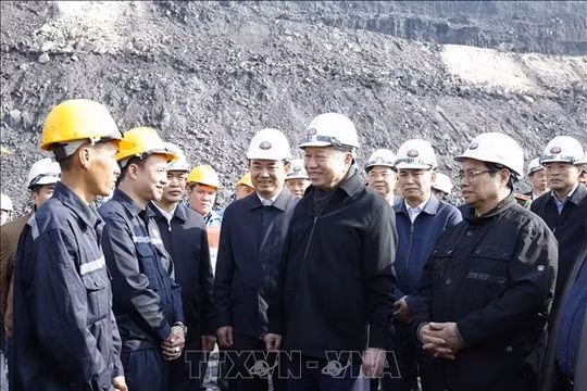 Tổng Bí thư Tô Lâm gặp mặt, chúc Tết công nhân ngành Than tại Quảng Ninh