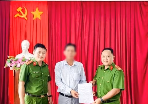 Công an TP. Cần Thơ: Kịp thời hỗ trợ người dân nhận lại gần 1 tỷ đồng do chuyển khoản nhầm