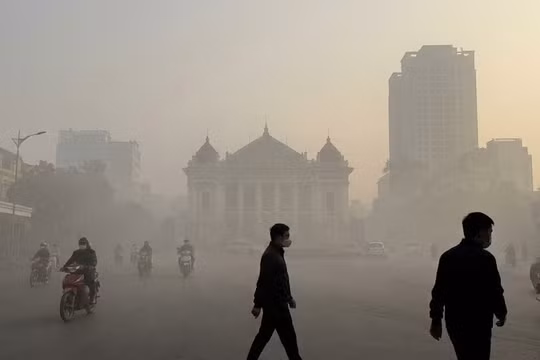 Thời tiết Hà Nội 20/1: Nồm ẩm 96% "vắt kiệt" sức khỏe, đêm nay đón rét đậm