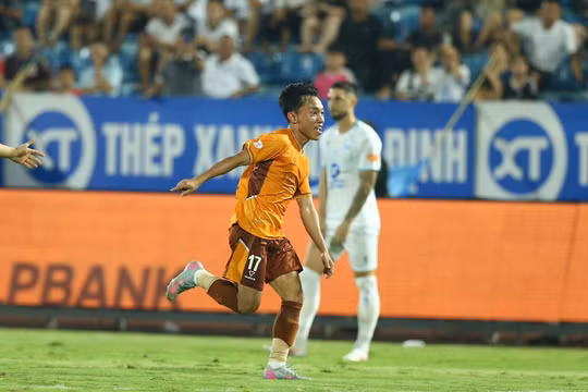 HAGL gây sốc, đánh bại Nam Định 2-1 ngay trên sân khách