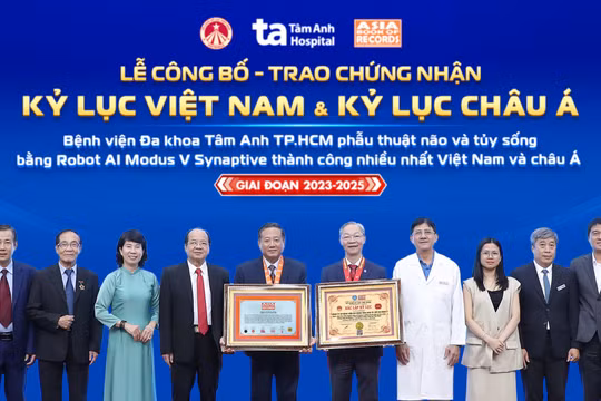 Bệnh viện Tâm Anh lập kỷ lục châu Á về phẫu thuật não bằng Robot AI duy nhất Việt Nam