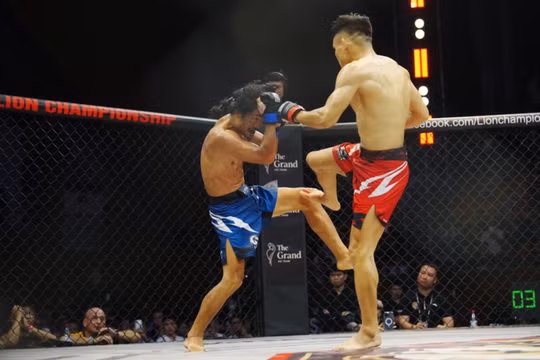 Võ sĩ Lê Văn Tuần bảo vệ thành công đai vô địch tại Lion Championship 30