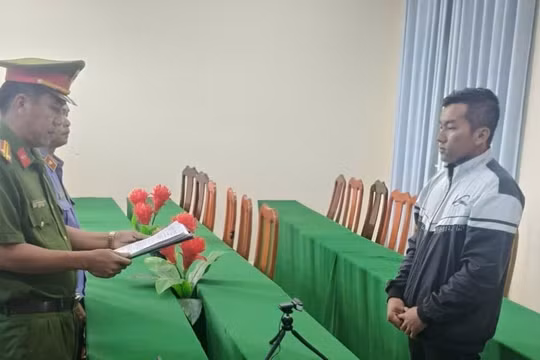Khởi tố đối tượng khai thác cát trái phép