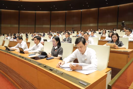 Đề xuất Quốc hội xem xét giảm thuế đối với xăng, dầu