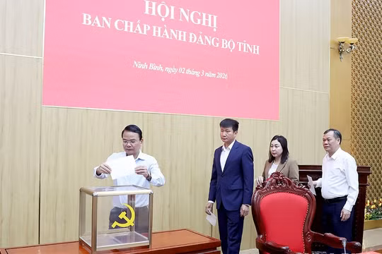 Ông Trần Huy Tuấn được bầu giữ chức Bí thư Tỉnh ủy Ninh Bình nhiệm kỳ 2025 - 2030