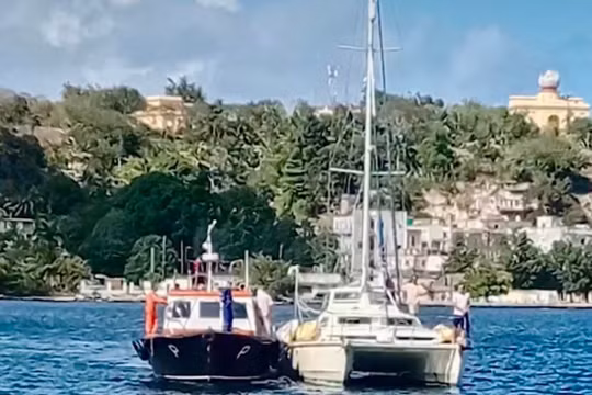 Hai thuyền cứu trợ đã đến Cuba sau thời gian mất tích