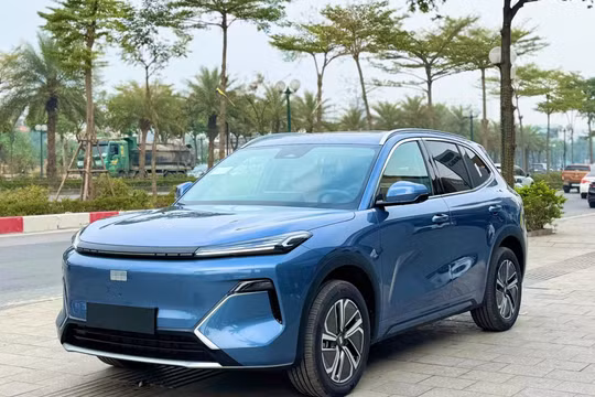 Geely EX5 EM-i PHEV nhận cọc tại đại lý, giá dự kiến vượt 1 tỷ đồng
