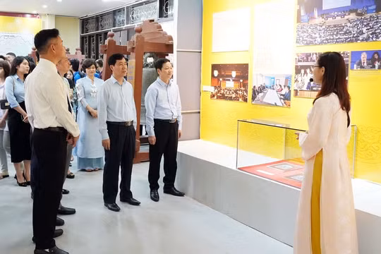 Bắc Ninh trưng bày hơn 250 tư liệu, hiện vật về Phật giáo Trúc Lâm
