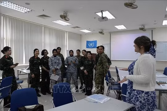 Khẳng định vai trò của quân đội trong việc hỗ trợ các cam kết về phụ nữ, hòa bình và an ninh