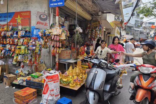 Thị trường ngày 29 Tết ổn định, cung - cầu được bảo đảm
