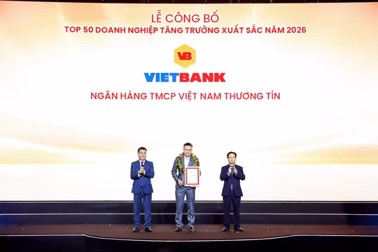 Vietbank lần thứ 7 liên tiếp được vinh danh trong FAST500 và Top 50 doanh nghiệp tăng trưởng xuất sắc