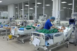 Tết trong bệnh viện: Những người ở lại giữ sự sống