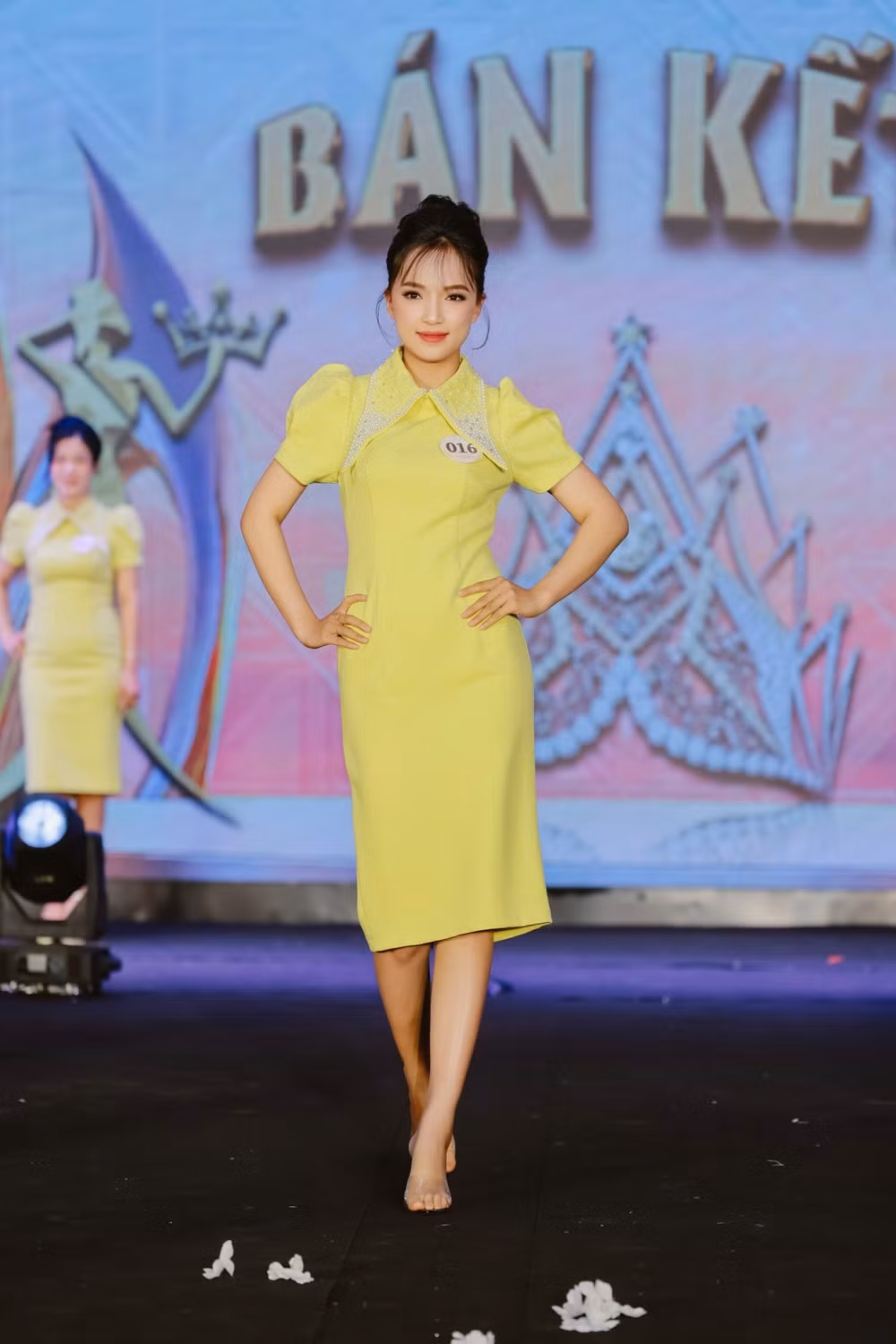 lung linh dem ban ket hoa hau doanh nhan quoc gia viet nam 2025 top 20 bong hong thep lo dien hinh 13