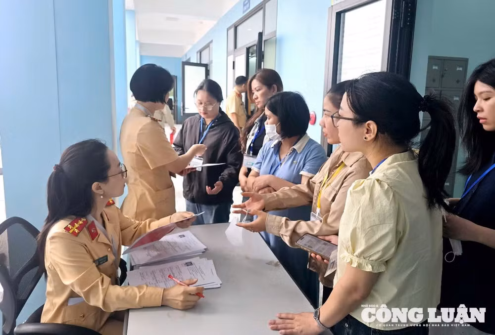 anh-9-ky-sat-hach-lai-xe-truong-cao-dang-tkv.jpg
