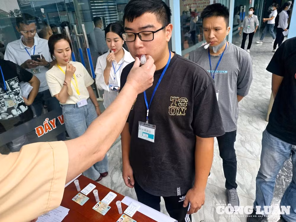 anh-4-ky-sat-hach-lai-xe-truong-cao-dang-tkv.jpg