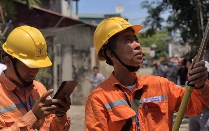 Giá điện sinh hoạt mới lên tới 3.700 đồng/kWh