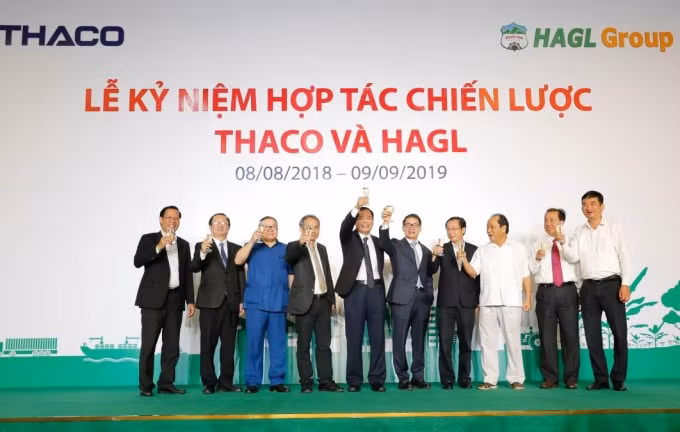 Các đại biểu, khách mời chúc mừng Lễ kỷ niệm hợp tác chiến lược Thaco - HAGL.