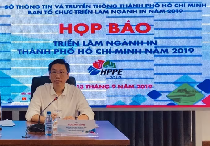 Ông Ngô Anh Tuấn - Chủ tịch Hội in TP.HCM giới thiệu toàn cảnh về ngành in TP.HCM