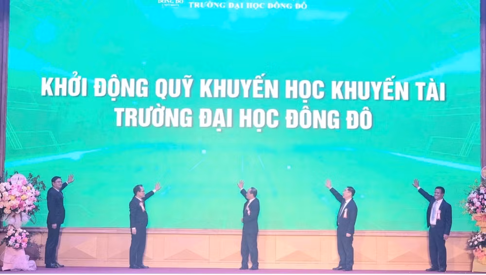 truong dai hoc dong do ky niem 30 nam xay dung va phat trien hinh 3