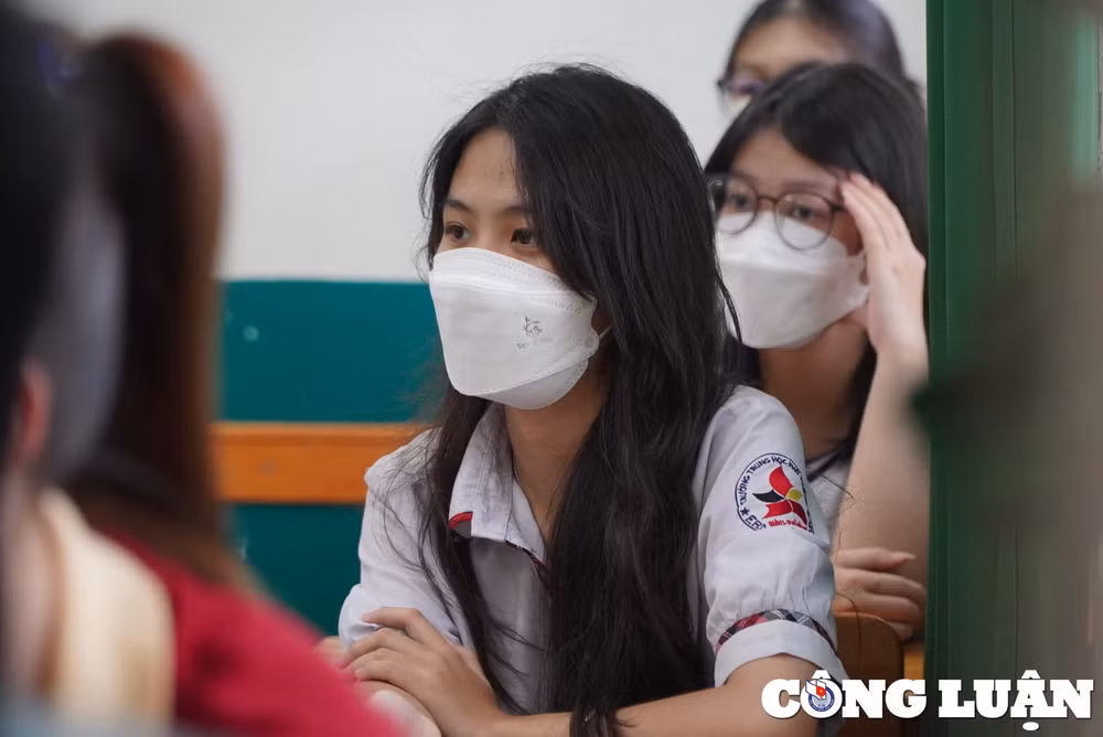 tphcm hon 85000 thi sinh buoc vao buoi thi dau tien ky thi thpt quoc gia 2022 hinh 14