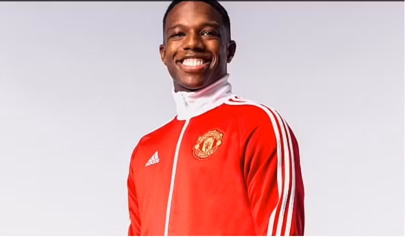 tyrell malacia chinh thuc gia nhap man utd hinh 3