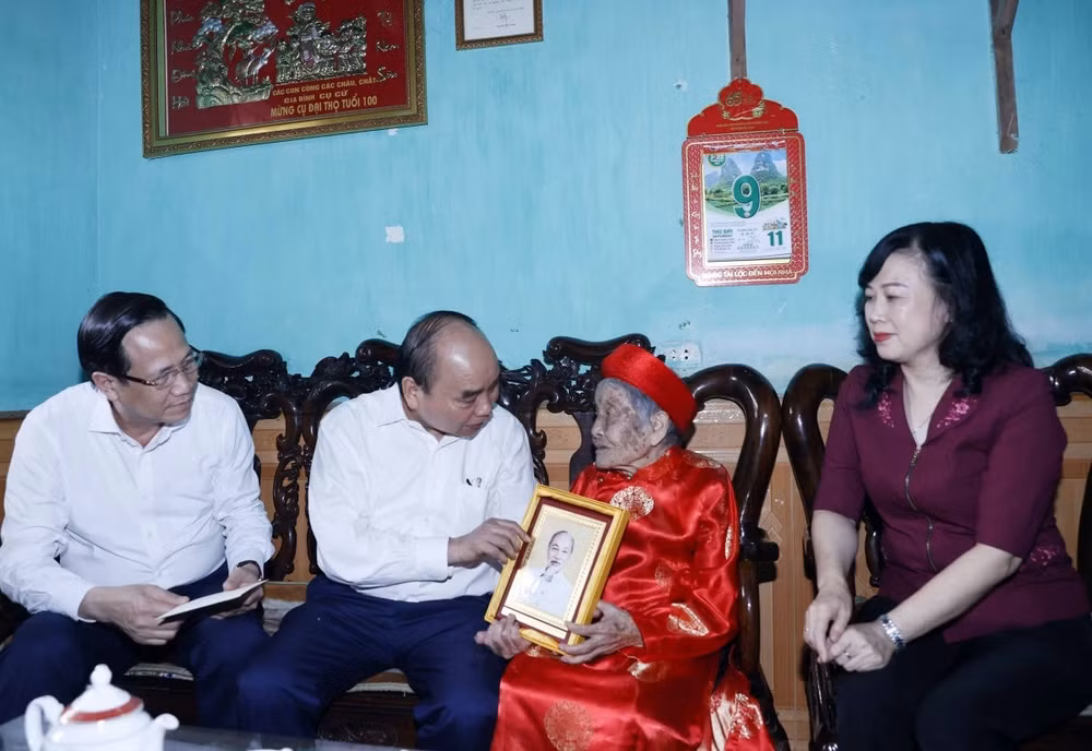 chu tich nuoc tham tang qua thuong benh binh tai bac ninh hinh 3