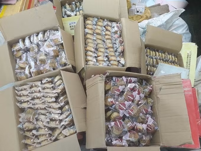 Số hàng 6.200 bánh trung thu không rõ nguồn gốc.