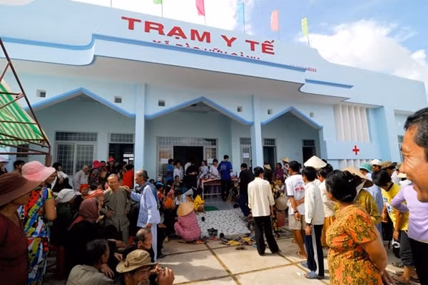 Cả nước hiện có gần 11.000 trạm y tế, trong số đó hơn một nửa số trạm phải nâng cấp, sửa chữa. Ảnh minh họa
