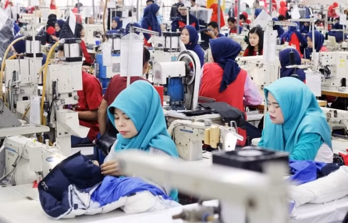 Những quy định về ngôn ngữ tại Indonesia gây nhiều khó khăn cho các doanh nghiệp và công nhân nước ngoài - Ảnh: Reuters