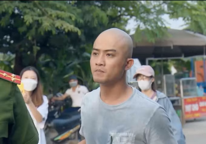 pho trong lang tap 14 ba may phat hien ra ngoc co tinh cam voi nam hinh 1