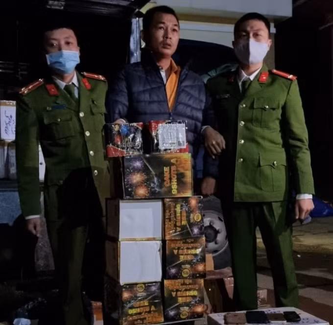 bat them vu van chuyen 218 kg phao no trai phep tai quang binh hinh 1