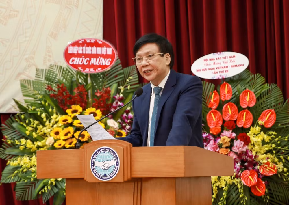 tiep tuc dua quan he huu nghi truyen thong cua hai nuoc viet nam rumani len tam cao moi hinh 3