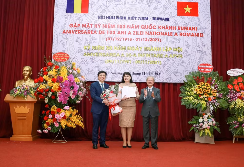tiep tuc dua quan he huu nghi truyen thong cua hai nuoc viet nam rumani len tam cao moi hinh 5
