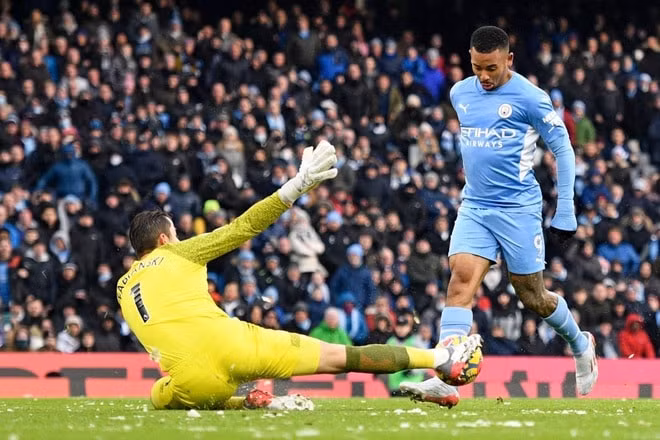 man city doi lai ngoi nhi bang tu tay liverpool hinh 1