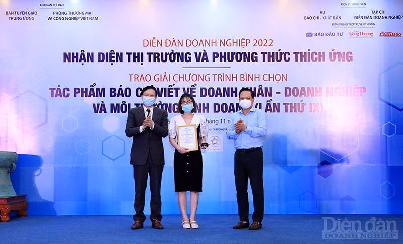 dien dan doanh nghiep 2022 nhan dien thi truong va phuong thuc thich ung hinh 2