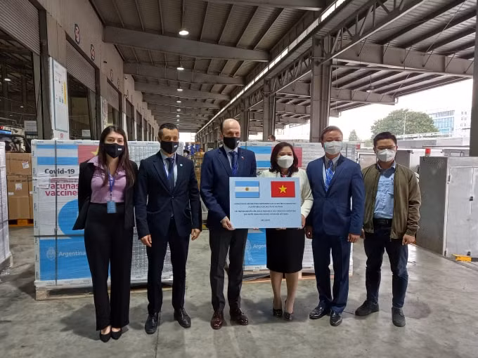 argentina tang viet nam 500 nghin lieu vac xin astrazeneca hinh 1