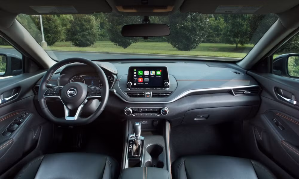 nissan altima co them phien ban midnight edition 2022 hinh 2