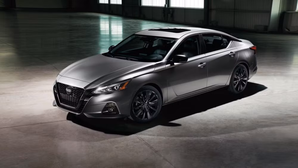 nissan altima co them phien ban midnight edition 2022 hinh 1