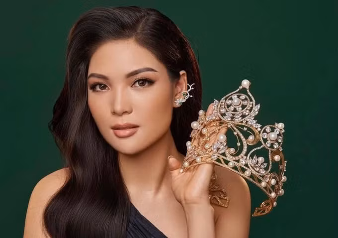 nguoi dep da mau dang quang tai cuoc thi miss earth 2021 la nha tho hinh 3