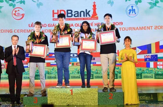 tam va tam cua doanh nhan voi giao duc cho the he tuong lai hinh 4
