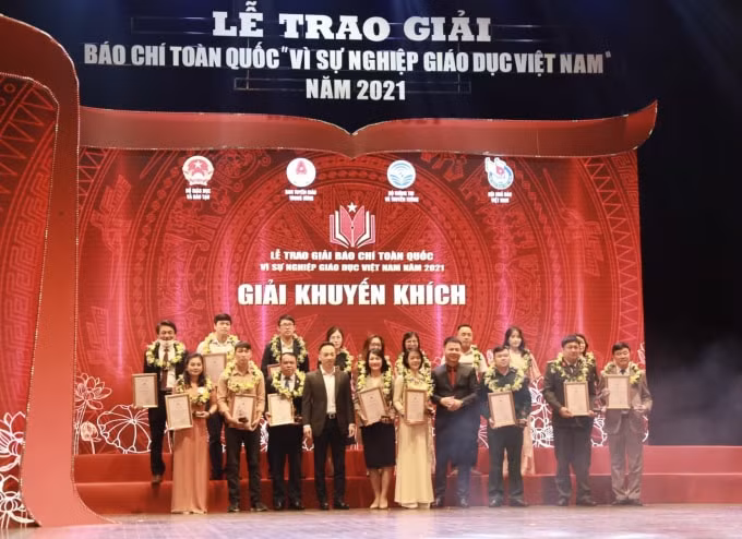muon thuc hien doi moi giao duc can co su tuong tac giua nha giao va nha bao hinh 2