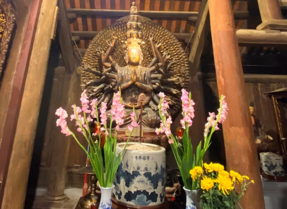  &nbsp;Phật bà Quan Âm nghìn mắt nghìn tay - 1 trong 4 bảo vật quốc gia. Ảnh: HH 