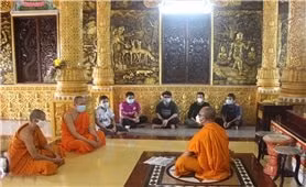 Một buổi tuyên truyền, thuyết giảng cho các phật tử về các nội dung bảo vệ môi trường tại chùa Pitu Khôsa Răngsây