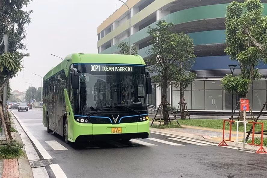 ha noi trien khai 3 tuyen xe buyt dien dau tien tu thang 12 hinh 1