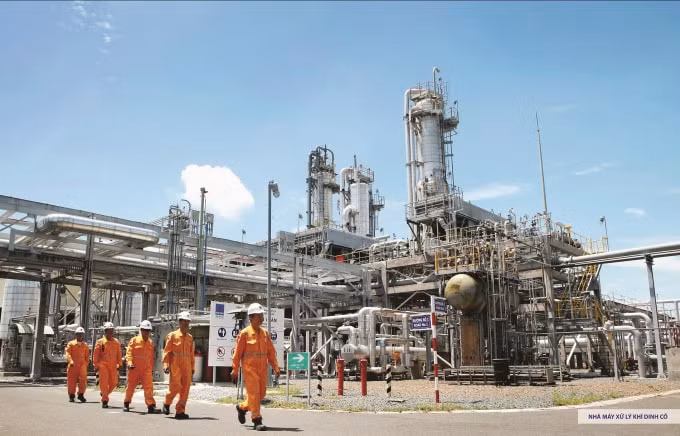 petrovietnam sau thap ky huong ve phia truoc hinh 3