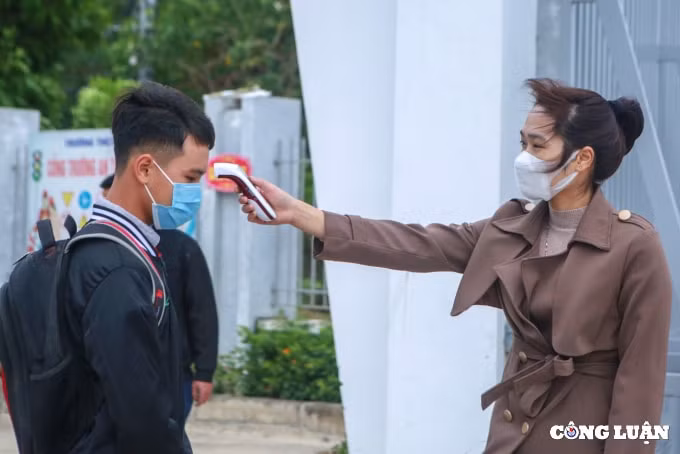 ha noi ngay dau tien di hoc tro lai cua hoc sinh lop 9 tai 17 huyen thi xa hinh 3